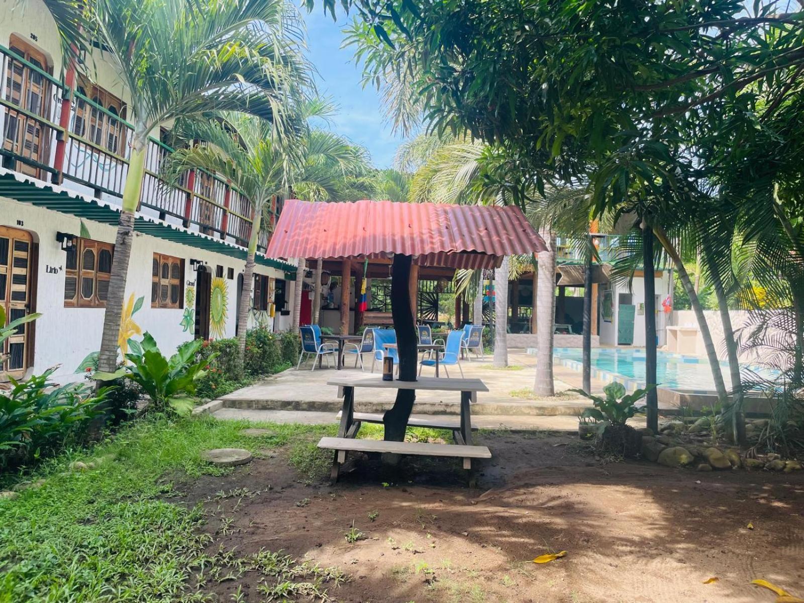 Hostal Luz De Luna Palomino Exteriör bild