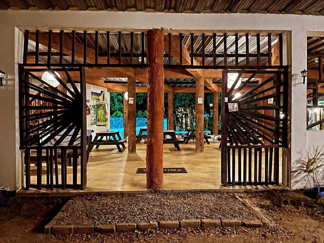 Hostal Luz De Luna Palomino Exteriör bild